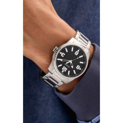 Ρολόι Guess VARSITY G με Ασημί Μπρασελέ GW0889G1