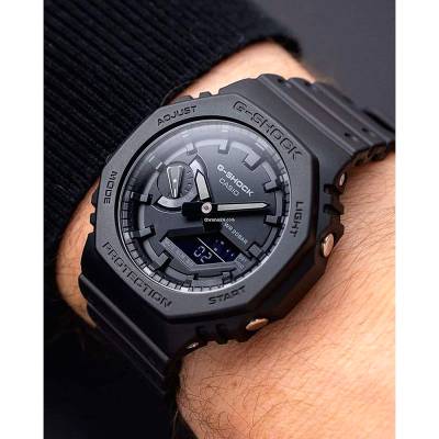 Casio Ρολόι G-SHOCK με Καουτσούκ Λουράκι σε Μαύρο χρώμα GA-700-1BER